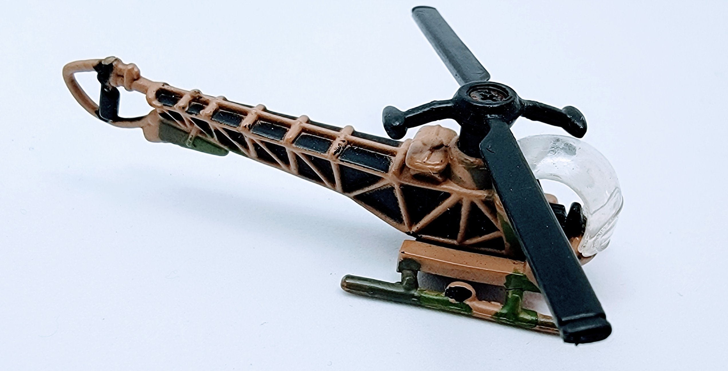 Micro Machines Military Bell 47D Tan Helicopter MMAC2 simple Xclusive Collectibles