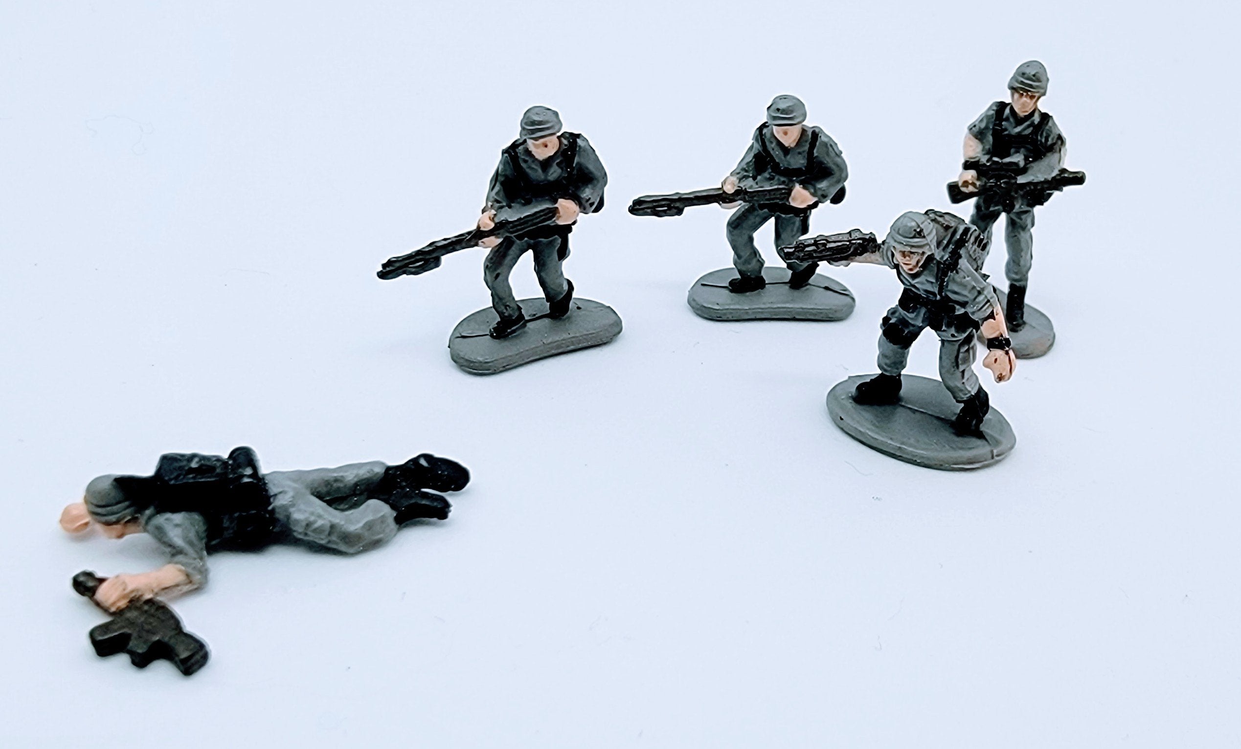 Micro Machines Military Figurine Soldier Lot MMB3 simple Xclusive Collectibles   