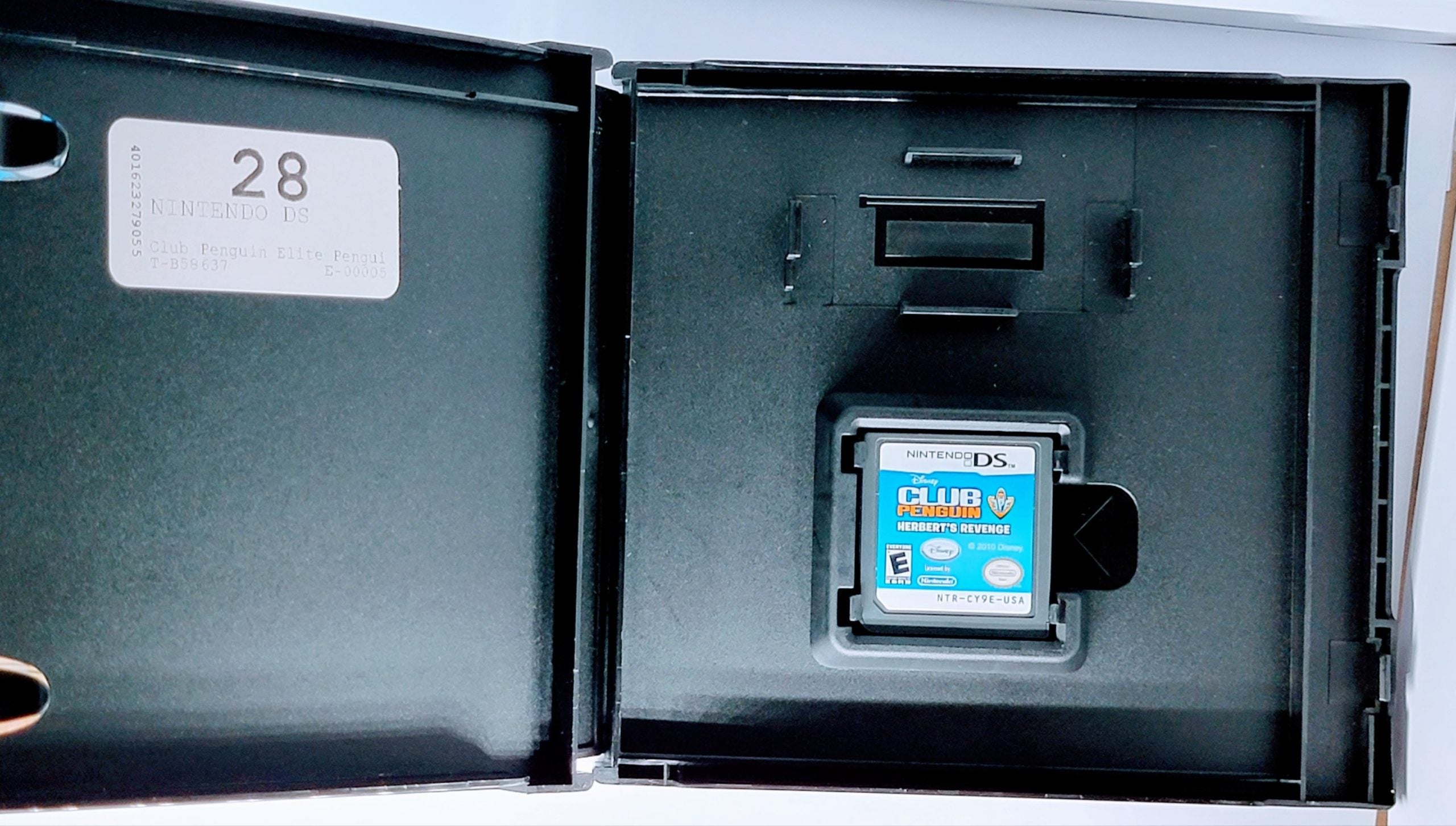 Club Penguin: Elite Penguin Force - Herbert's Revenge Nintendo DS: Join the Elite Agents! Xclusive Collectibles