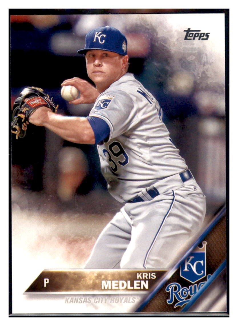 2016 Topps Kris Medlen  Kansas City Royals #691 Baseball card   MATV3 simple Xclusive Collectibles