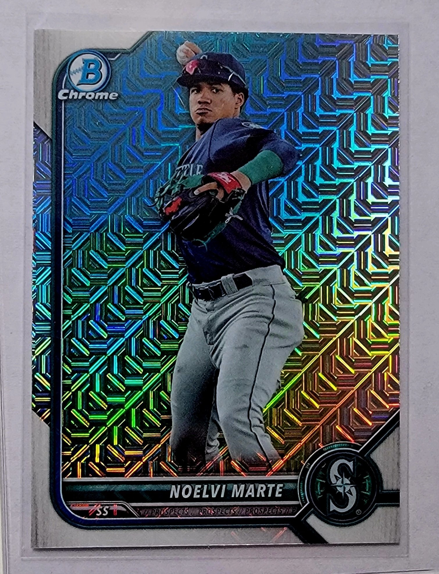 2022 Bowman Chrome Noelvi Marte Mojo Refractor Baseball Card AVM1 simple Xclusive Collectibles