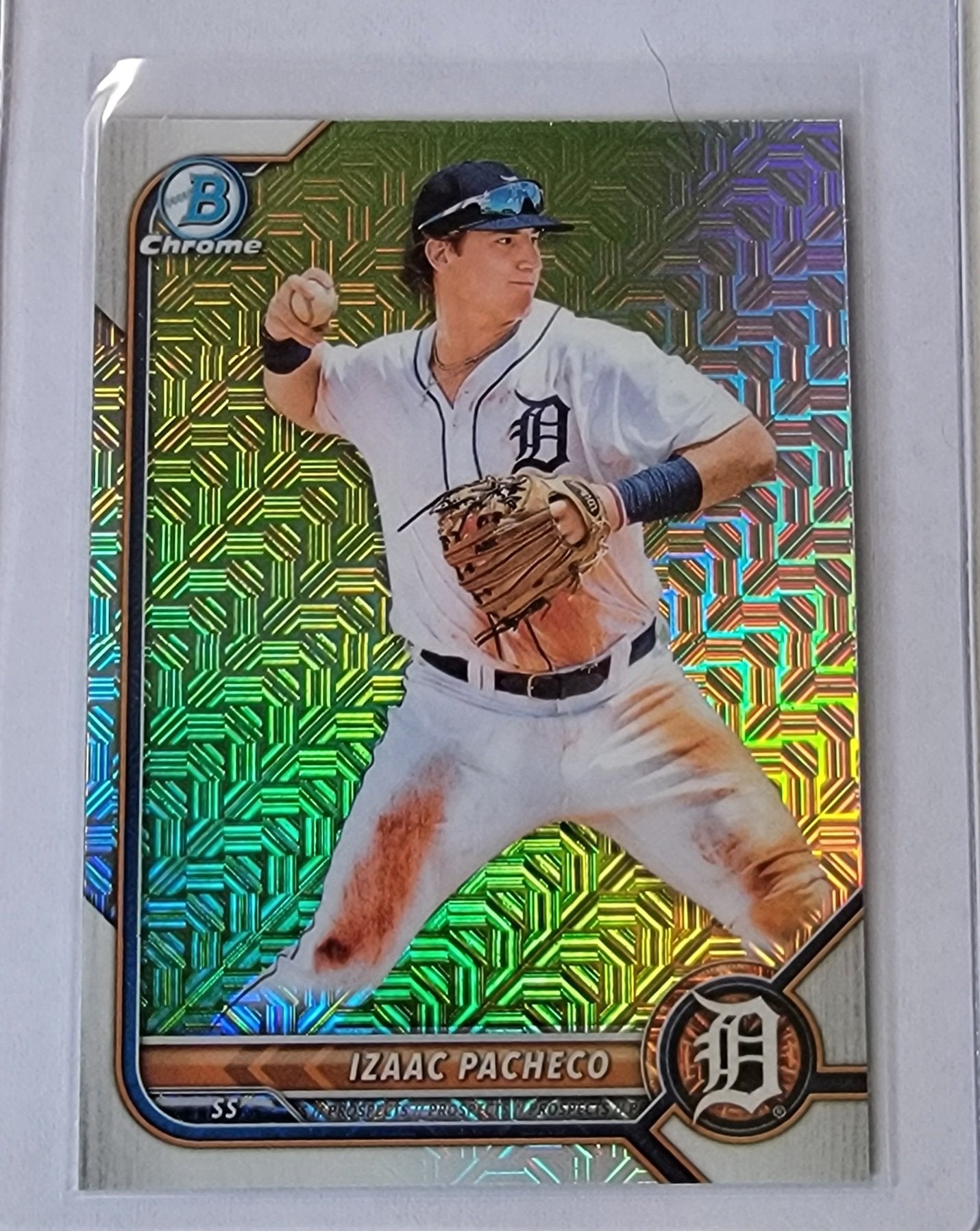2022 Bowman Chrome Izaac Pacheco Mega Box Mojo Refractor Baseball Card AVM1 simple Xclusive Collectibles