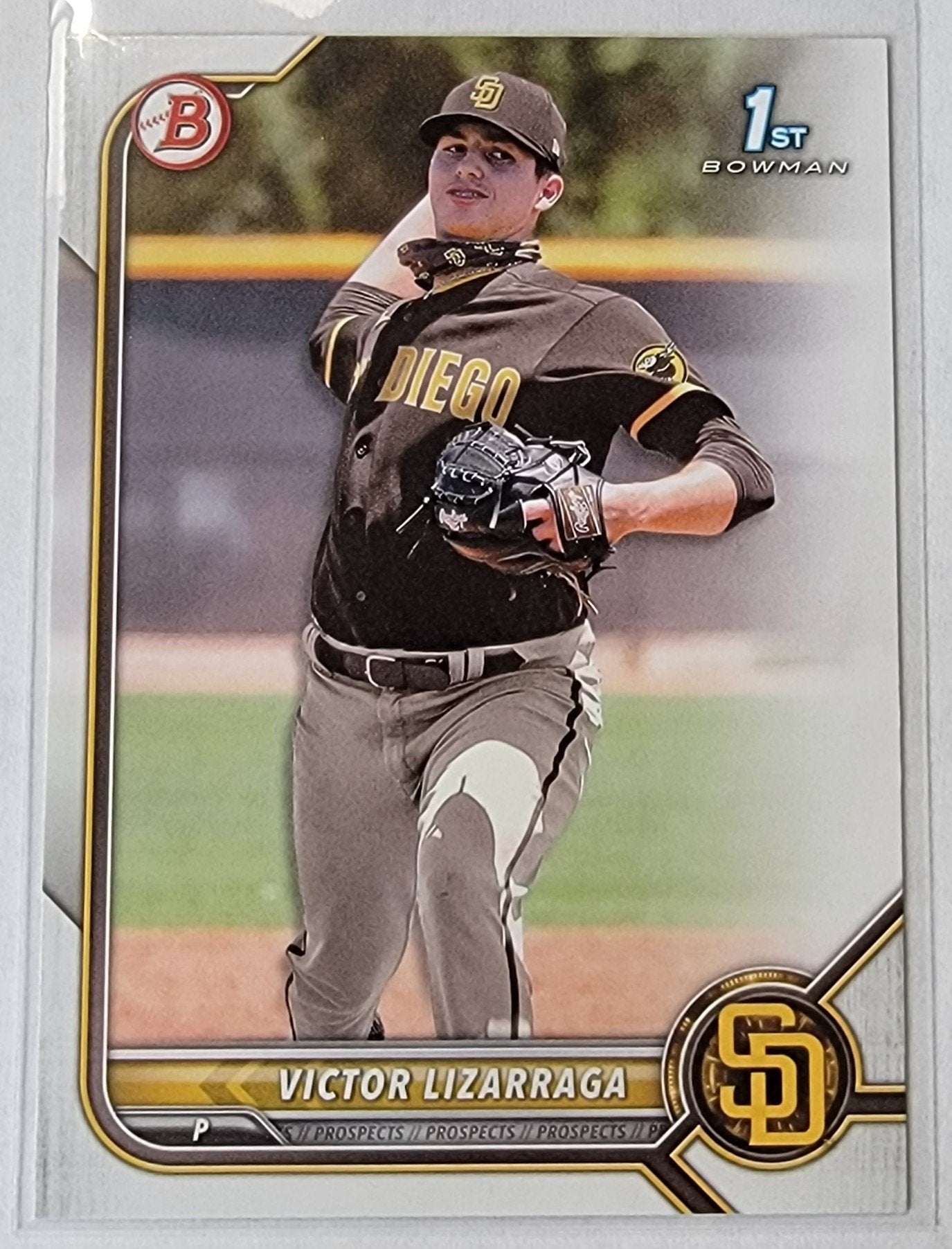 2022 Bowman Chrome Victor Lizzaraga Mega Box Baseball Card AVM1 simple Xclusive Collectibles