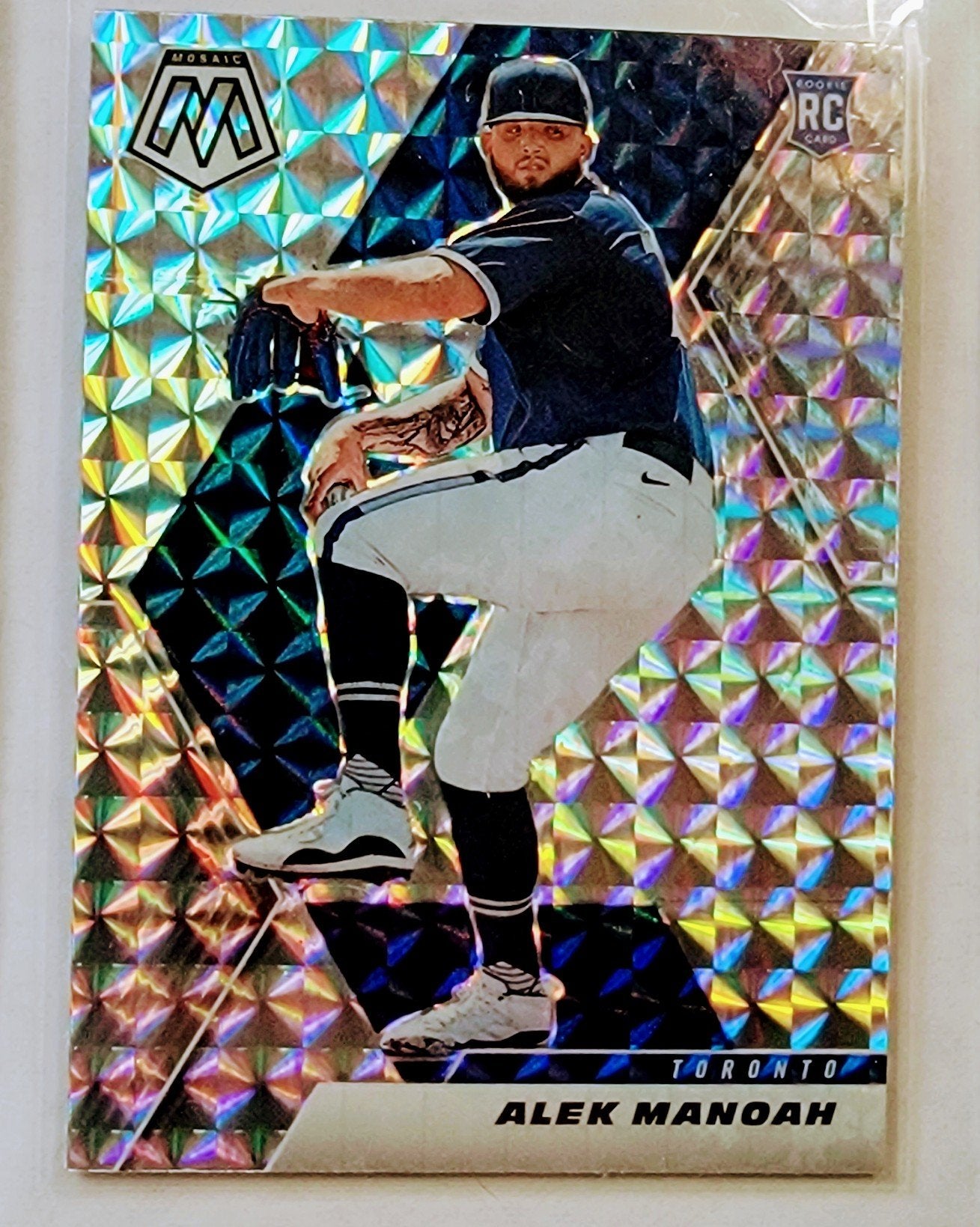 2021 Panini Mosaic Alek Manoah Rookie Refractor Baseball Card simple Xclusive Collectibles