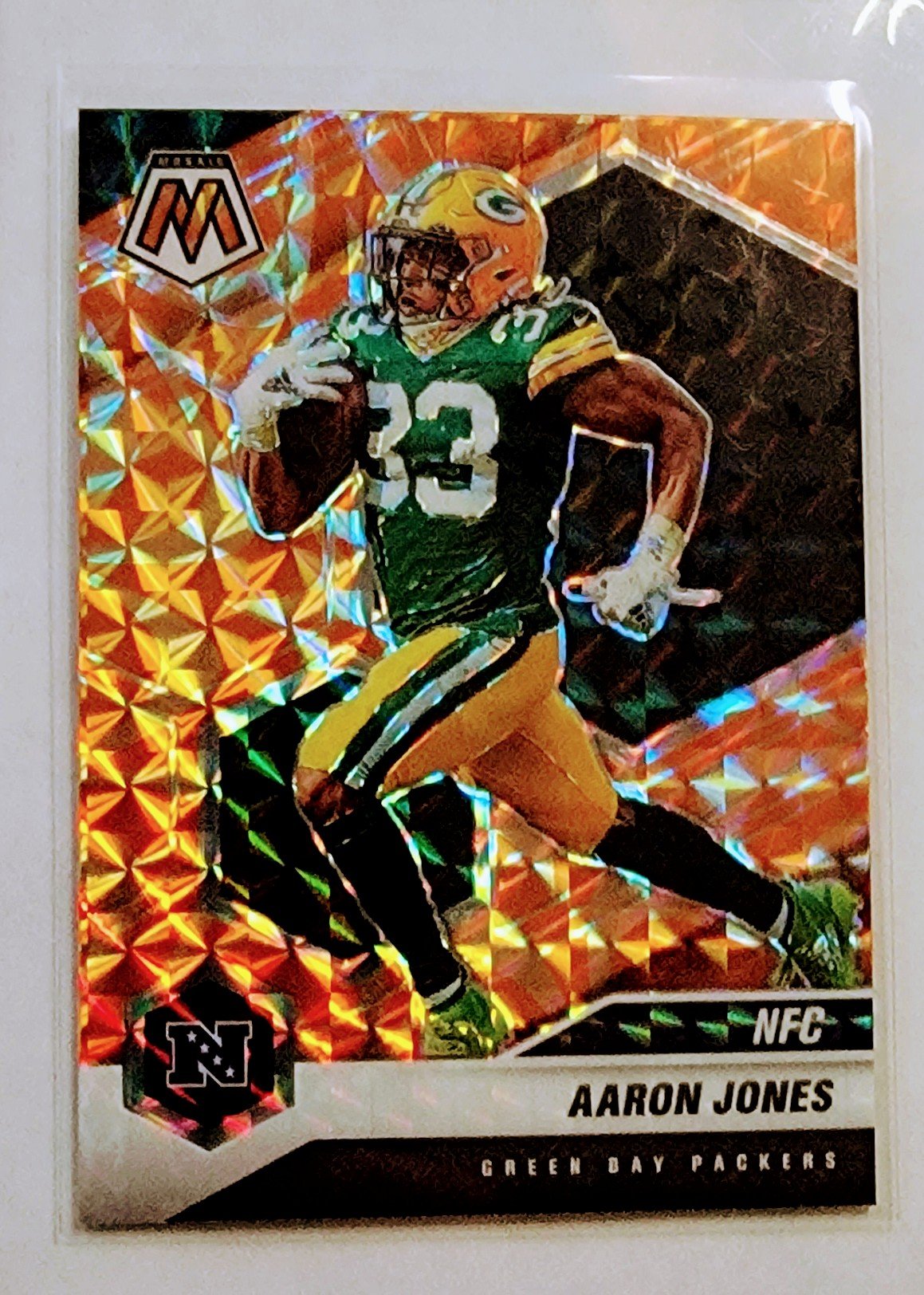 2021 Panini Mosaic Aaron Jones Orange Refractor Football Card AVM1 simple Xclusive Collectibles   