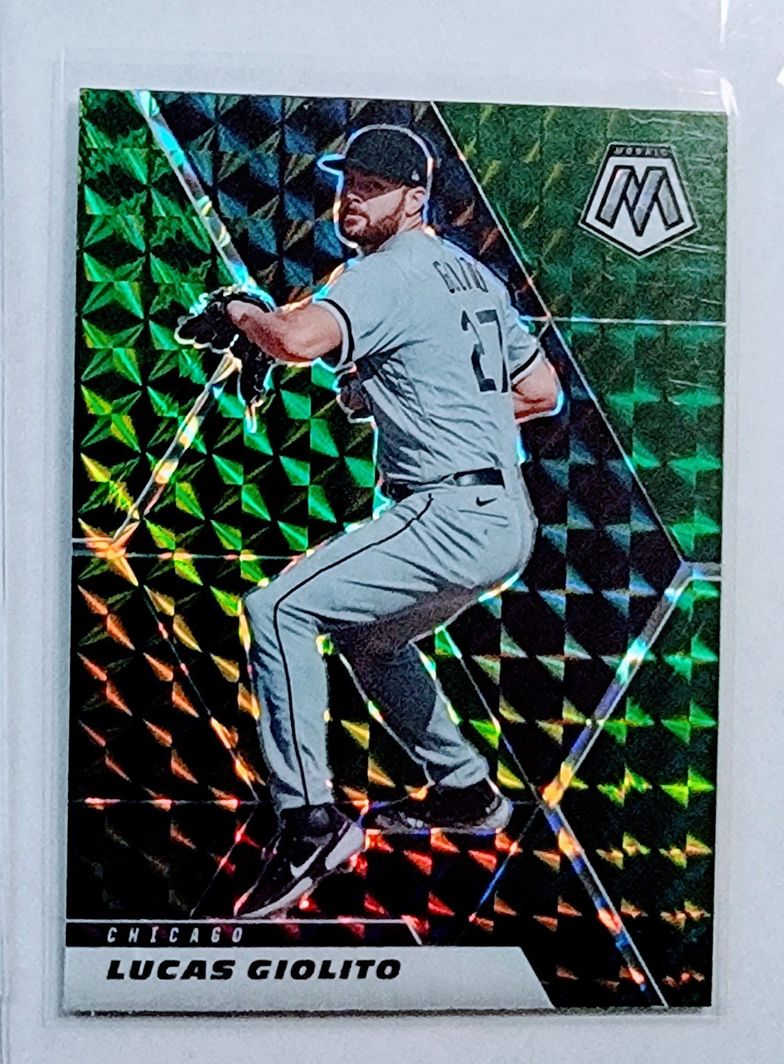 2021 Panini Mosaic Lucas Giolito Green Camo Refractor Baseball Card AVM1 simple Xclusive Collectibles