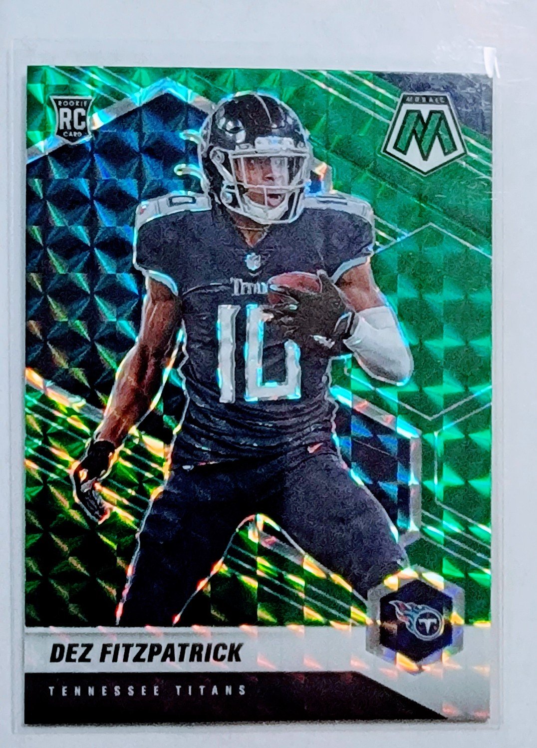 2021 Panini Mosaic Dez Fitzpatrick Green Rookie Refractor Football Card AVM1 simple Xclusive Collectibles