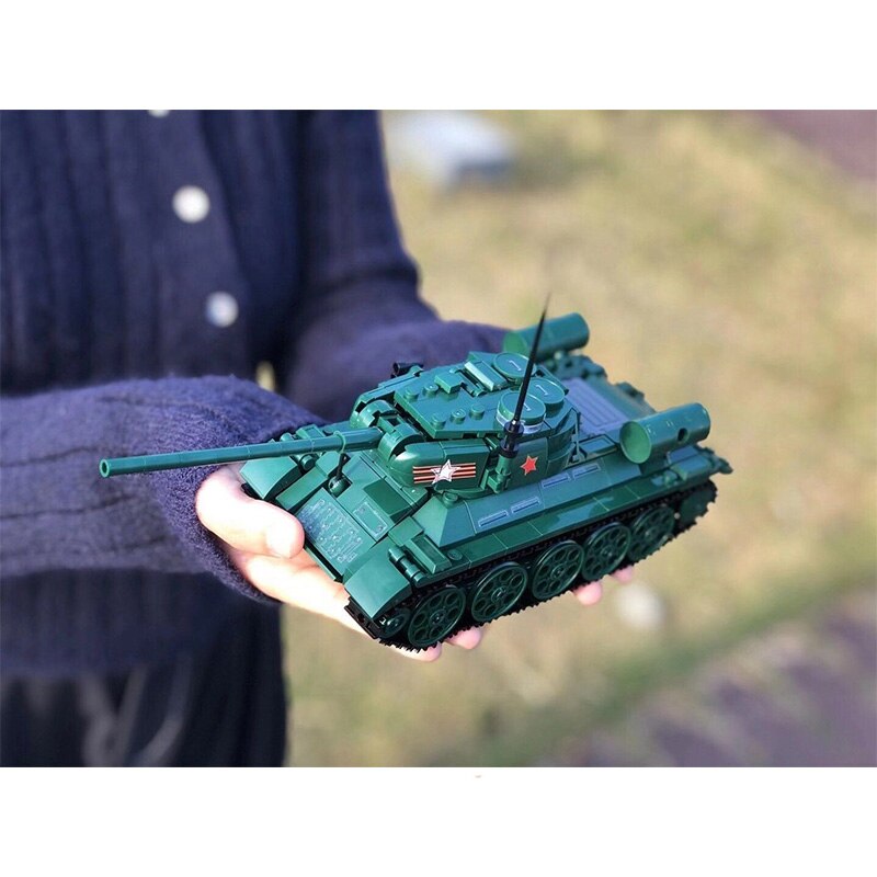 WW2 Military Series - World War II Soviet T-34/85 Model Brick Playset