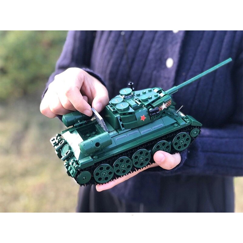 WW2 Military Series - World War II Soviet T-34/85 Model Brick Playset