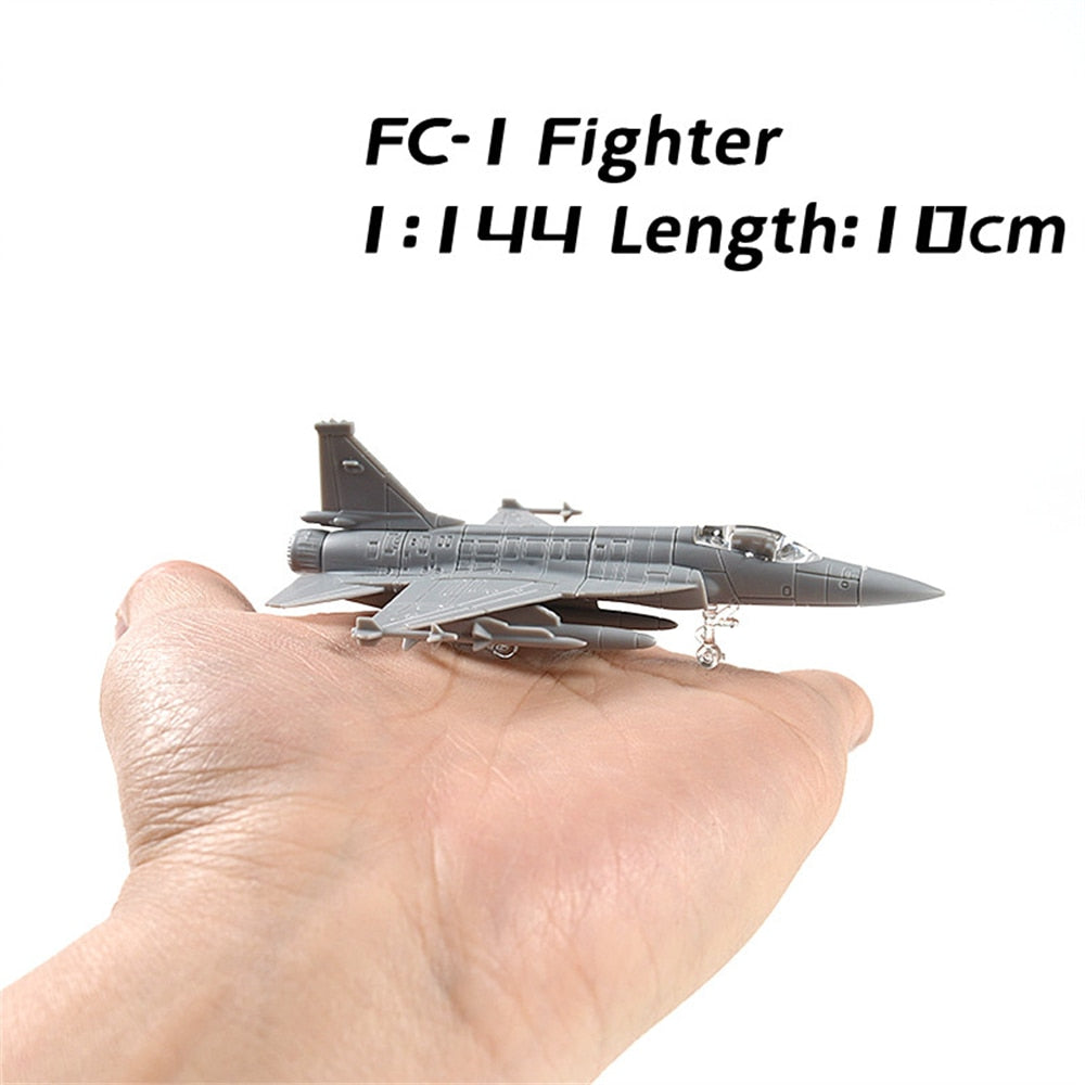 Air Majesty: 1/144 Scale Assembly Model Airplane Toy Collection