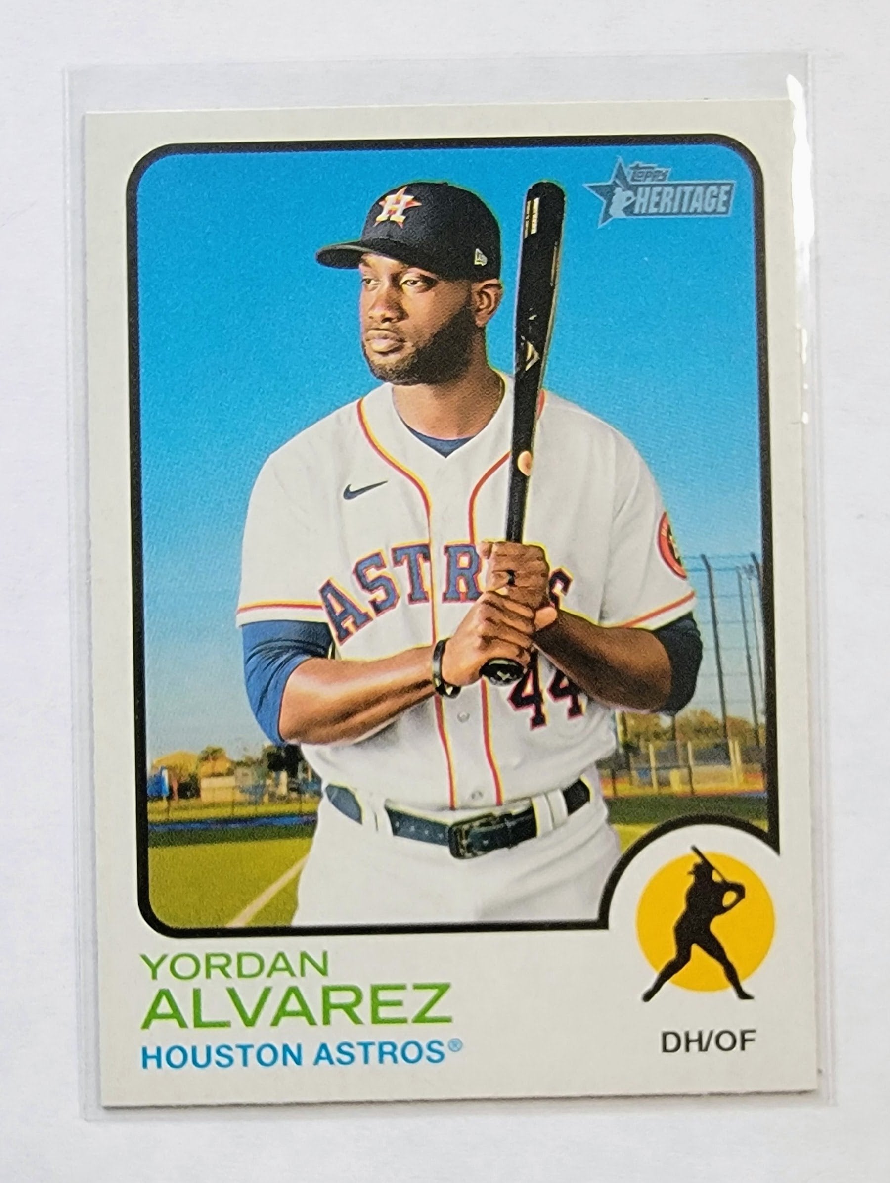 2022 Topps Heritage Yordan Alvarez Baseball Card AVM1 simple Xclusive Collectibles