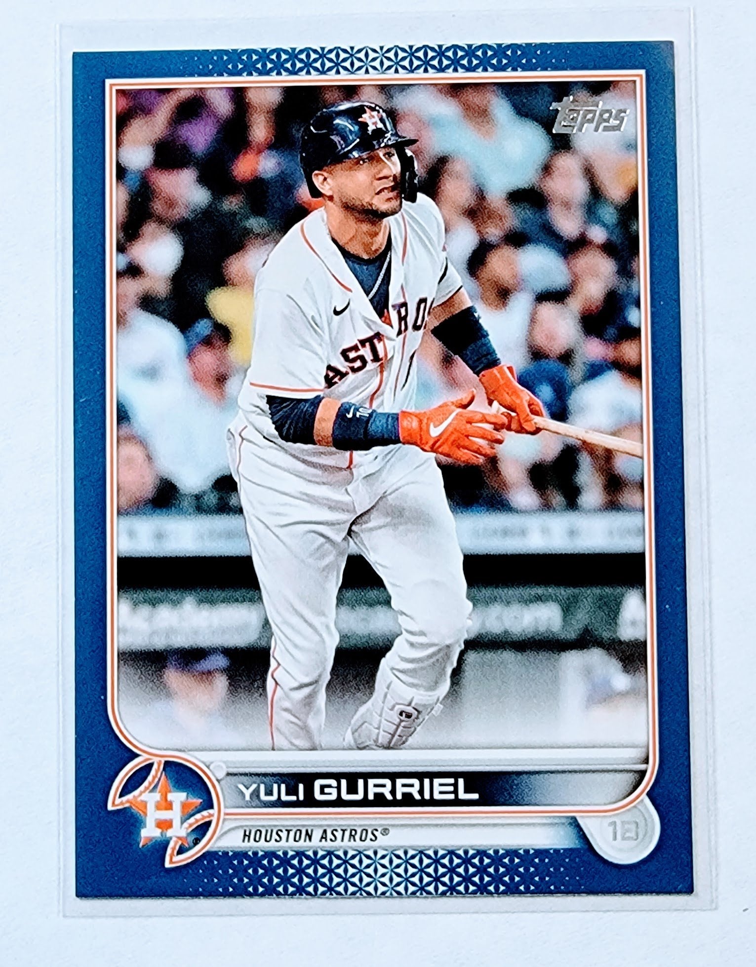 2022 Topps Yuli Gurriel Blue Bordered Baseball Card AVM1 simple Xclusive Collectibles