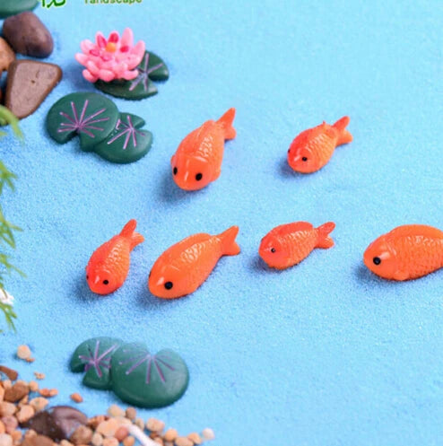 1-6pc Shark Seahorse Fish Miniature Decorative Figurines