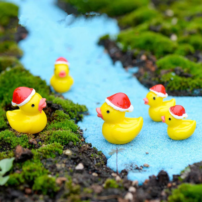 Mini Christmas Ducks Figurines - Resin Duck with Christmas Hat for Fairy Garden Décor 10/20/50pcs