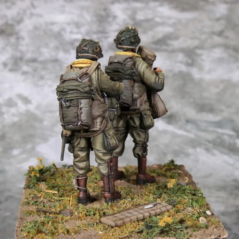 Brave Paratroopers: 1/35 Scale U.S. Army Airborne Resin Figure Model Kit