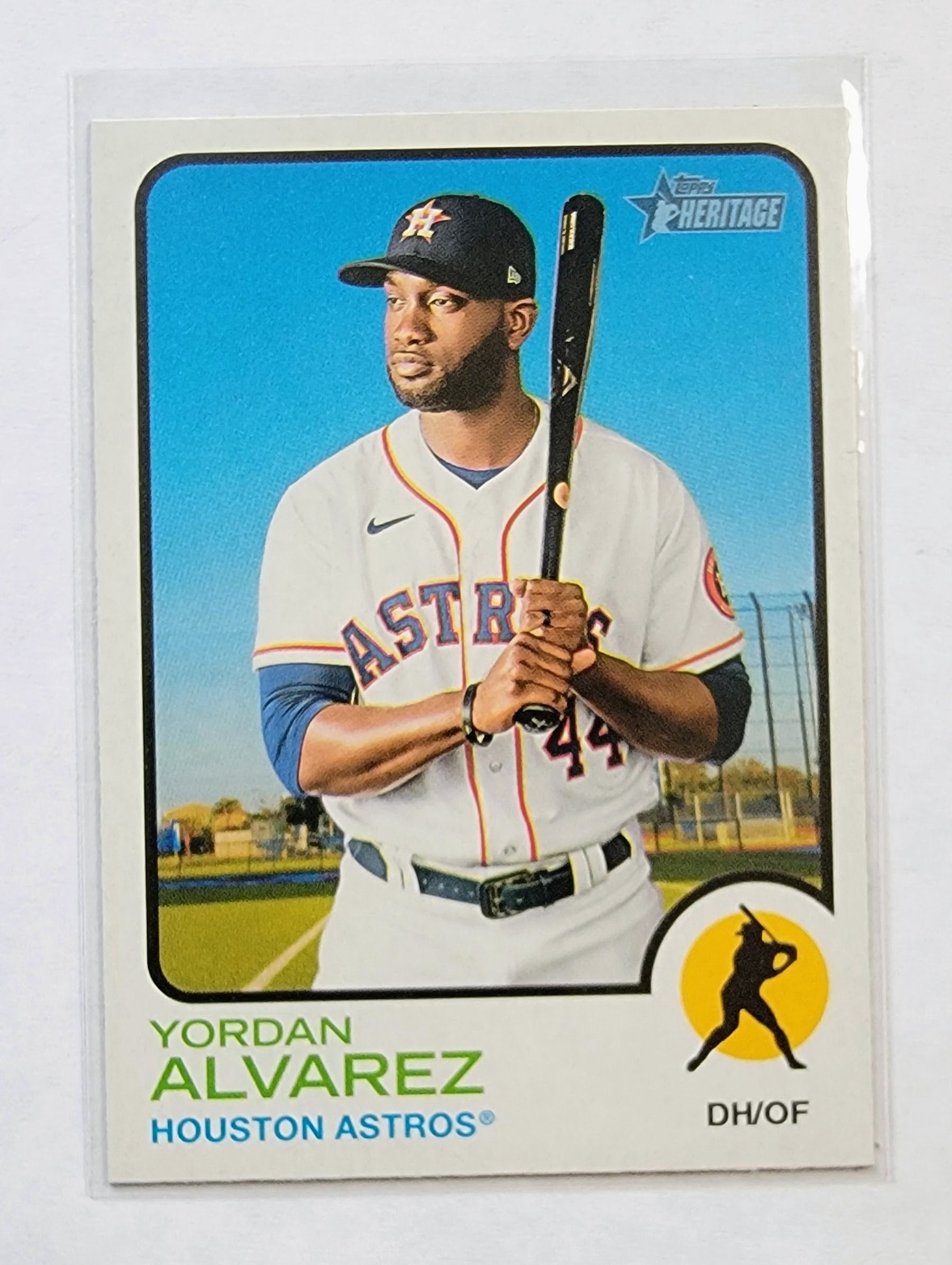 2022 Topps Heritage Yordan Alvarez Baseball Card AVM1 simple Xclusive Collectibles   